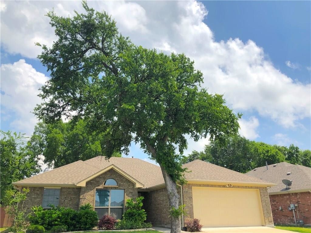 Building Photo - 2139 Oakridge Dr