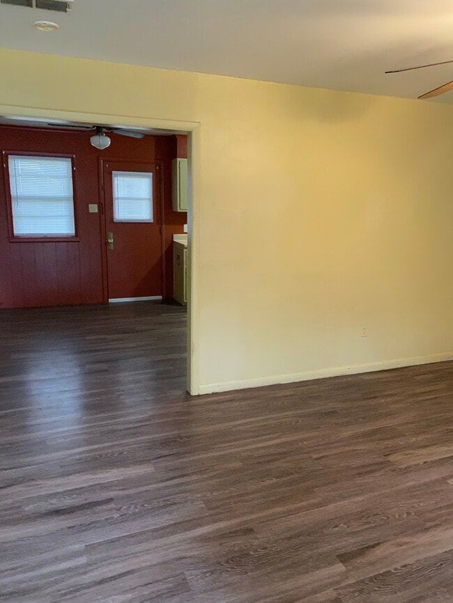 Foto del edificio - 2410 Martha Cir