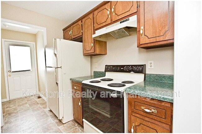 Foto del edificio - 1770 Crestview Dr