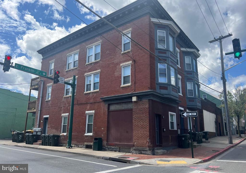 Primary Photo - 145 E Franklin St