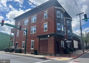 Building Photo - 145 E Franklin St