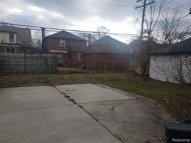 Building Photo - 14430 Mansfield St