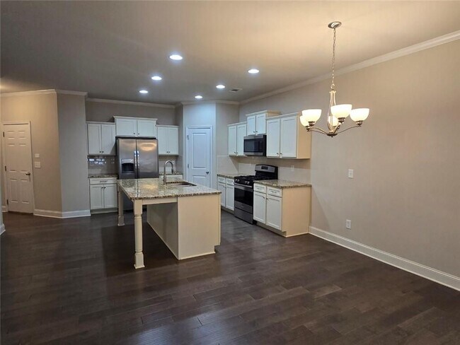 Foto del edificio - 305 Holdings Dr