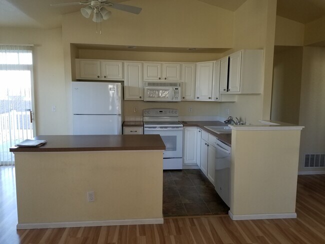 Building Photo - 640