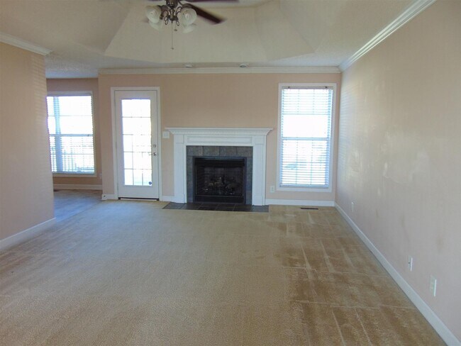 Foto del edificio - 3 Bedroom 2 Bathroom Home!