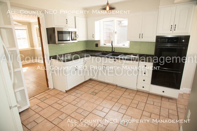 Building Photo - 17112 Lomond Blvd