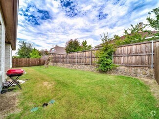 Building Photo - 401 Lake Cove Dr