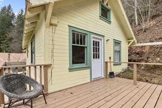Building Photo - 1144 Canyon Ave