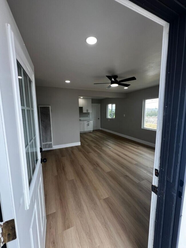 Foto del edificio - 333 E 27th St