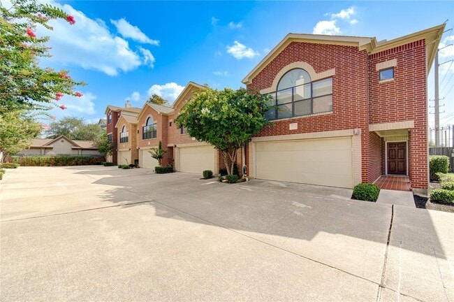 Building Photo - 8656 Meadowcroft Dr