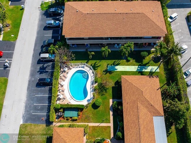 Foto del edificio - 3208 SE 11th St