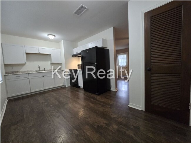 Building Photo - 145 Walker Dr