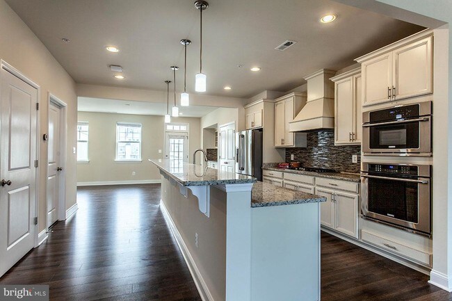 Building Photo - 7545 Crowley St