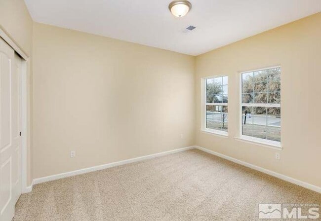 Foto del edificio - Brand New 4 Bedroom Charming home