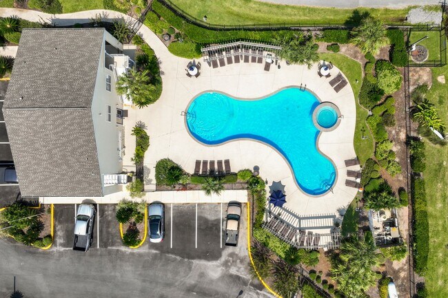 Foto del edificio - Welcome to Coastal Living at Harbor Landing Condominiums!