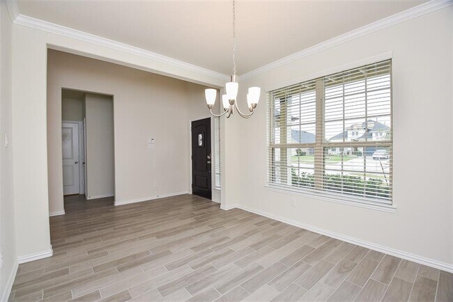 Building Photo - 2022 Village Orchard Ln