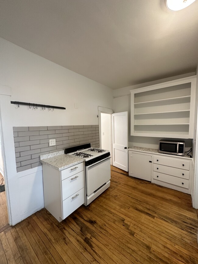 Building Photo - 148 Fifth St. Unit 2