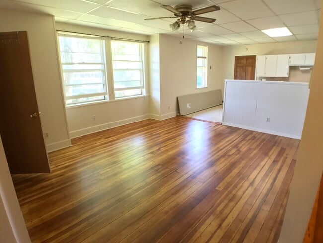 Building Photo - 3529 Vernon Drive