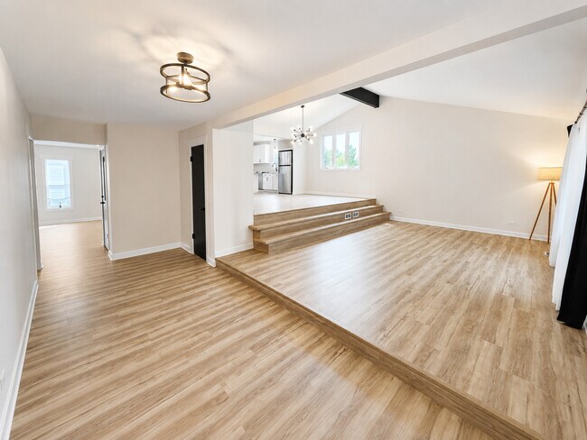 Foto del edificio - 7749 Lyman Ave