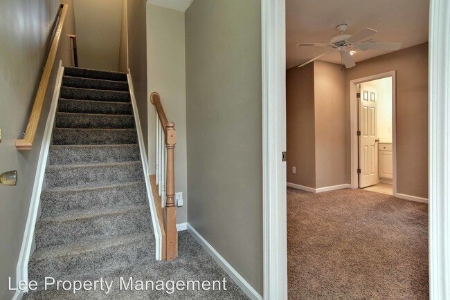 Building Photo - 4 br, 3.5 bath House - 615 Jessica Circle