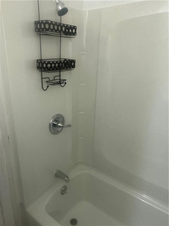 Foto del edificio - 695 Belmont Ave