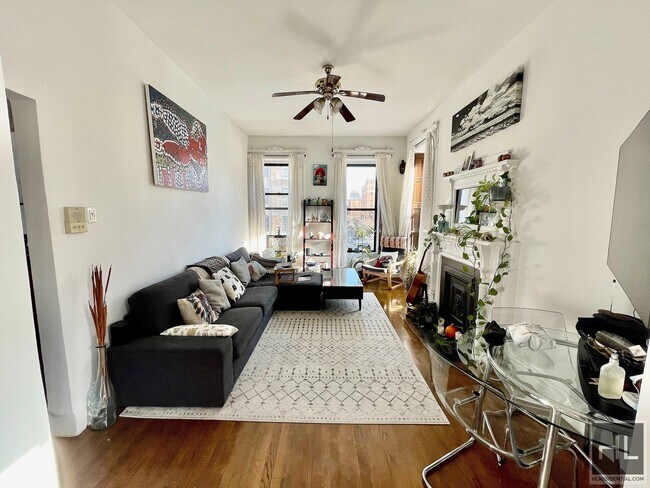 Foto del edificio - 507 Manhattan Ave