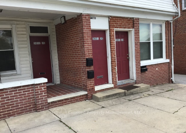 Building Photo - 3031 Hamilton Ave