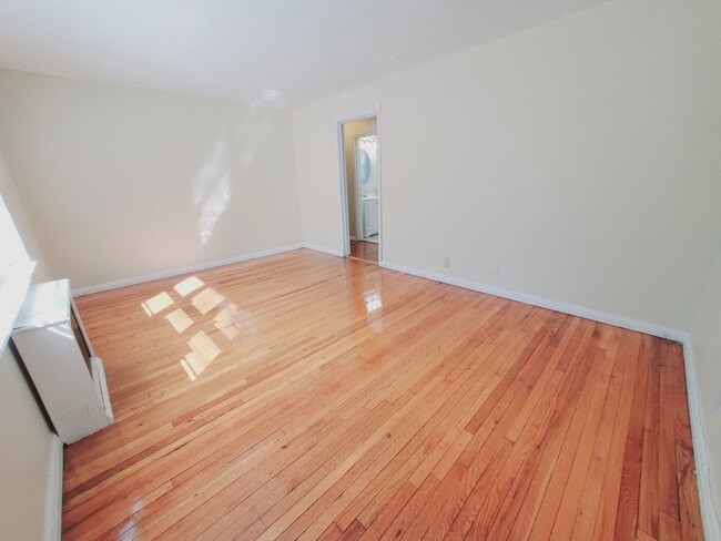 Photo - 1068 E Main St Apartment