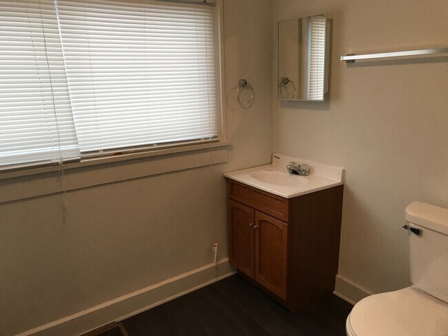 Building Photo - Churchman 1022-24