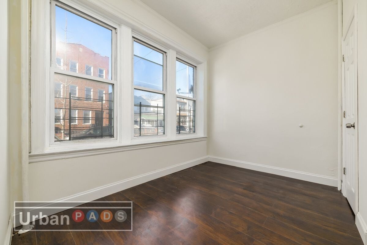 Primary Photo - 459 E 52nd St