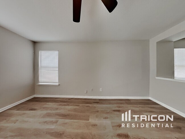 Foto del edificio - 22110 Orchard Dale Dr
