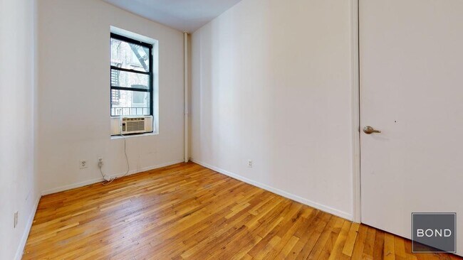 Foto del edificio - 419 E 73rd St