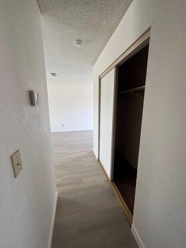 Foto del edificio - 5574 Mountain View Dr