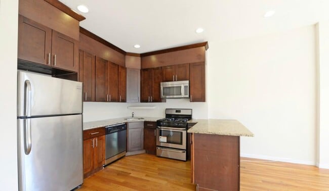 Building Photo - 57 E 125th St
