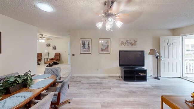 Foto del edificio - 8592 SW 91 St