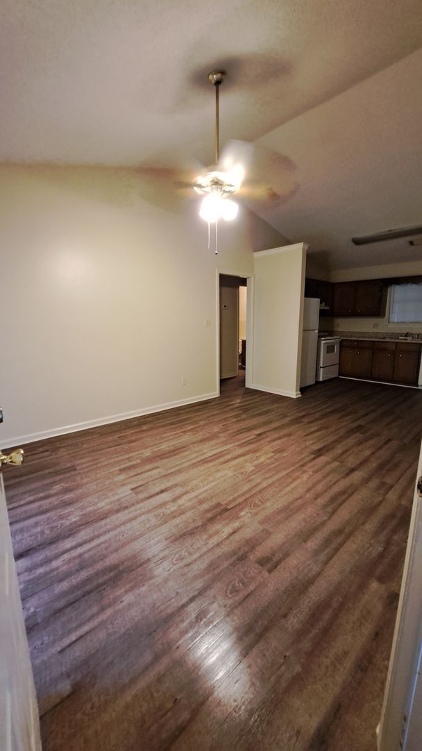 Building Photo - 111 Gala Ct