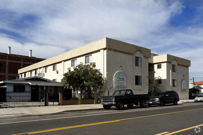 Building Photo - Harbor Breeze Apartments
