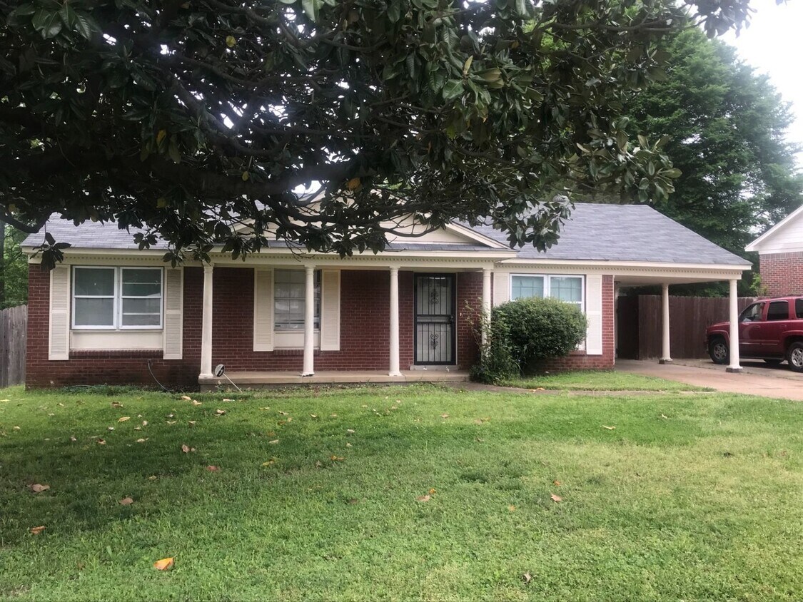 Primary Photo - 4072 Twin Lakes Dr