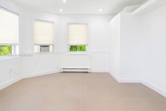 Building Photo - 5807 SW 25th St