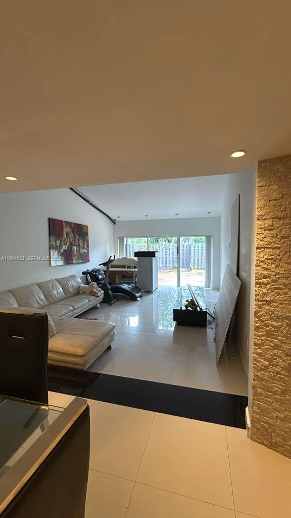 Foto del edificio - 546 NE 199th Ln
