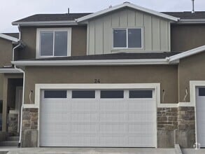Building Photo - 521 210