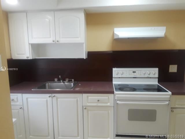 Primary Photo - 2310 W 60th St