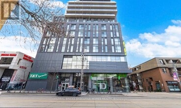 Building Photo - 297 College St