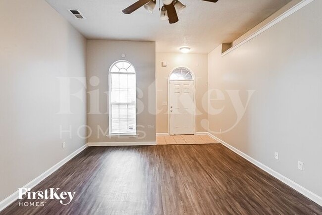 Building Photo - 5599 Queens Ring Cove