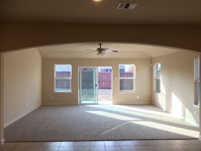 Foto del edificio - 4655 Elderberry St