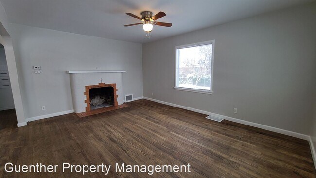 Building Photo - 3 br, 1 bath House - 4227 N Maple