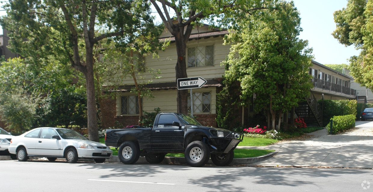 Primary Photo - 261 Hudson Ave