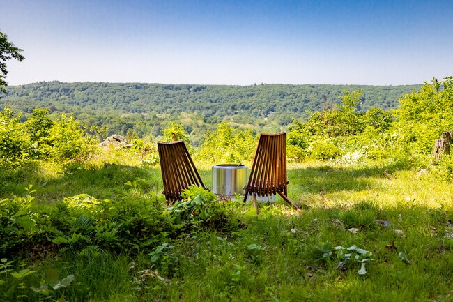 Building Photo - 79 Seth Low Mountain Rd