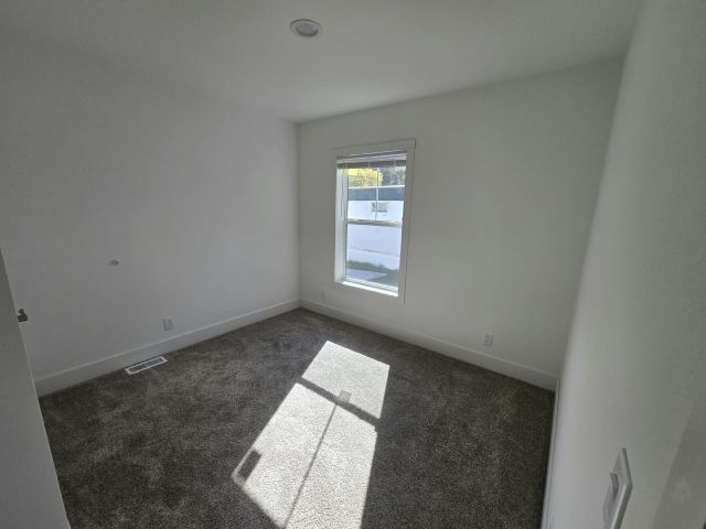 Foto del edificio - 203 Spruce Ln