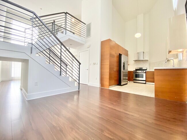 Building Photo - 220 E Broadway, Glendale, CA 91205
